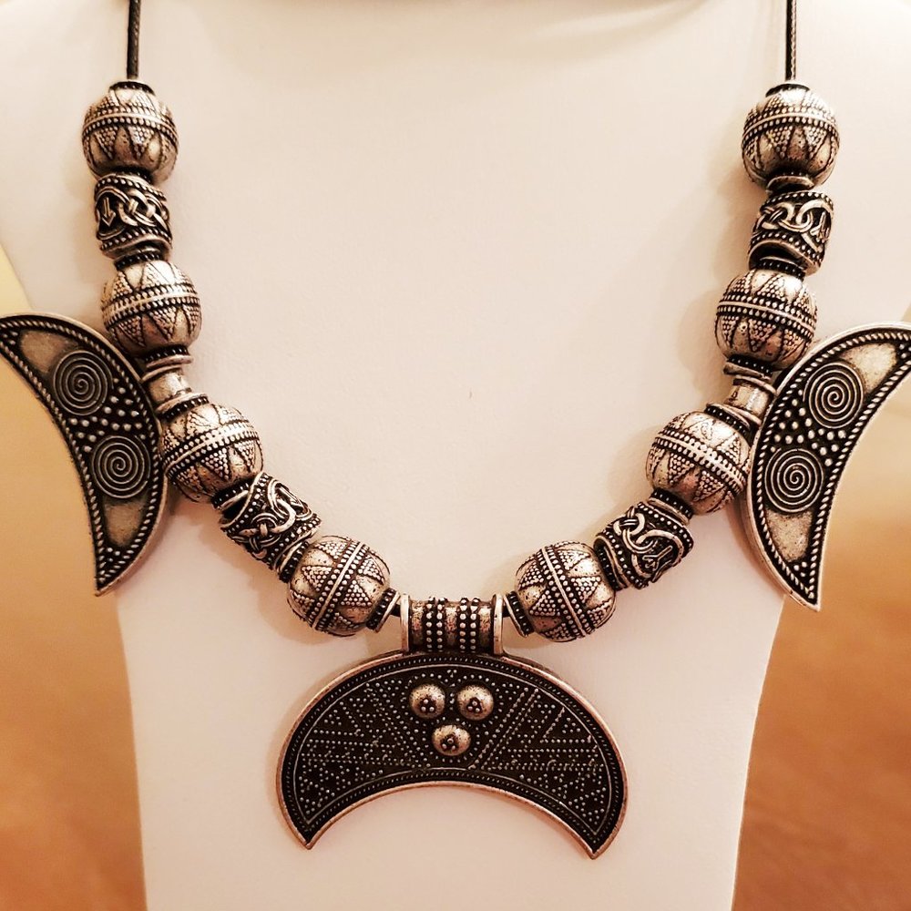 Ethnic Style Jewelry, Viking Dress Jewelry For Women, Men, Crescent Pendant